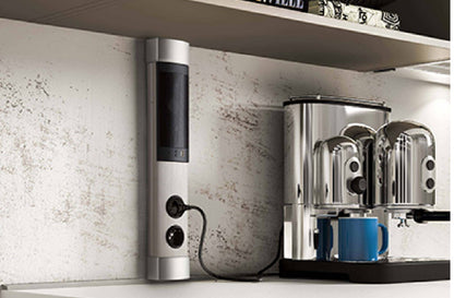 Pistorasia bluetooth-kaiuttimella TOKI, 2 kpl schuko pistorasia ja 1 kpl USB-portti