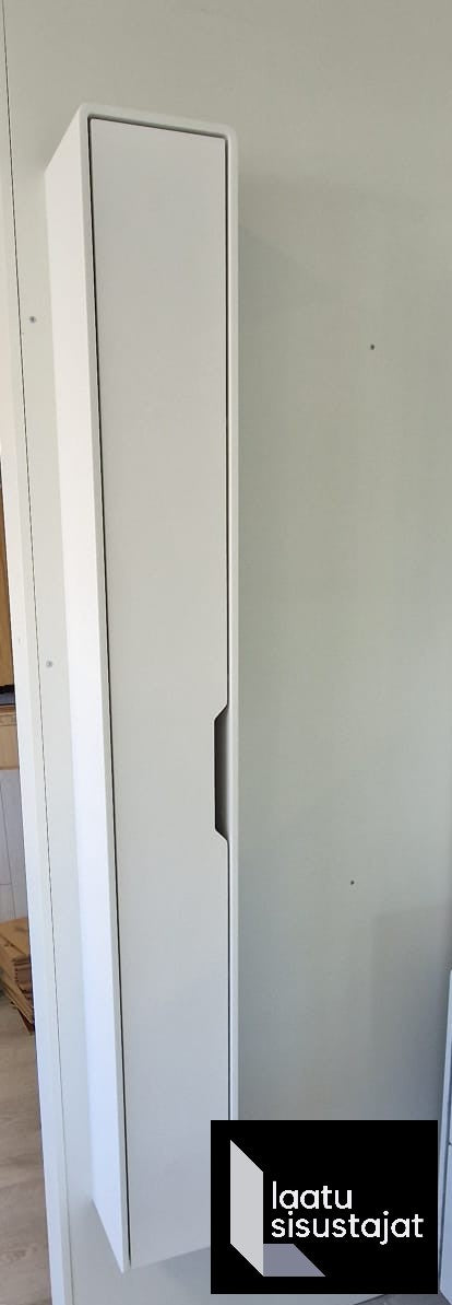 Puresolid Pilar -korkeakaappi. Lev. 200mm, syv. 180mm, kork. 1600mm. Clacier White